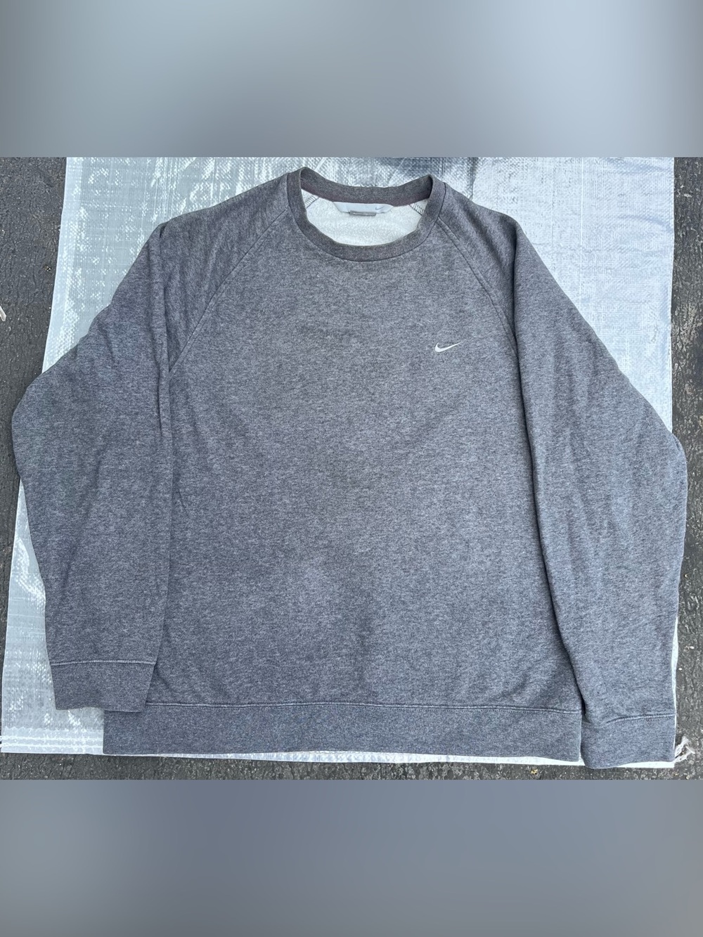Nike Heather Gray Crew Sweatshirt men’s Sz large